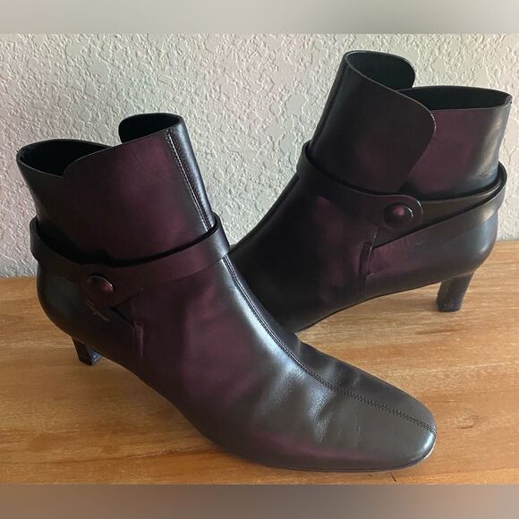 Salvatore Ferragamo Black Leather Ankle Boots Kitten Heel Pointy Square Toe 9.5 - Picture 1 of 16